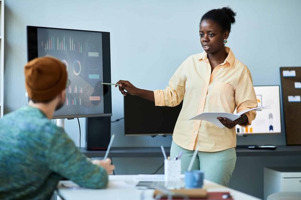 Comment bien choisir un écran interactif ?